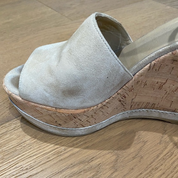 Stuart WEITZMAN taupe suede cork wedges - Picture 4 of 4